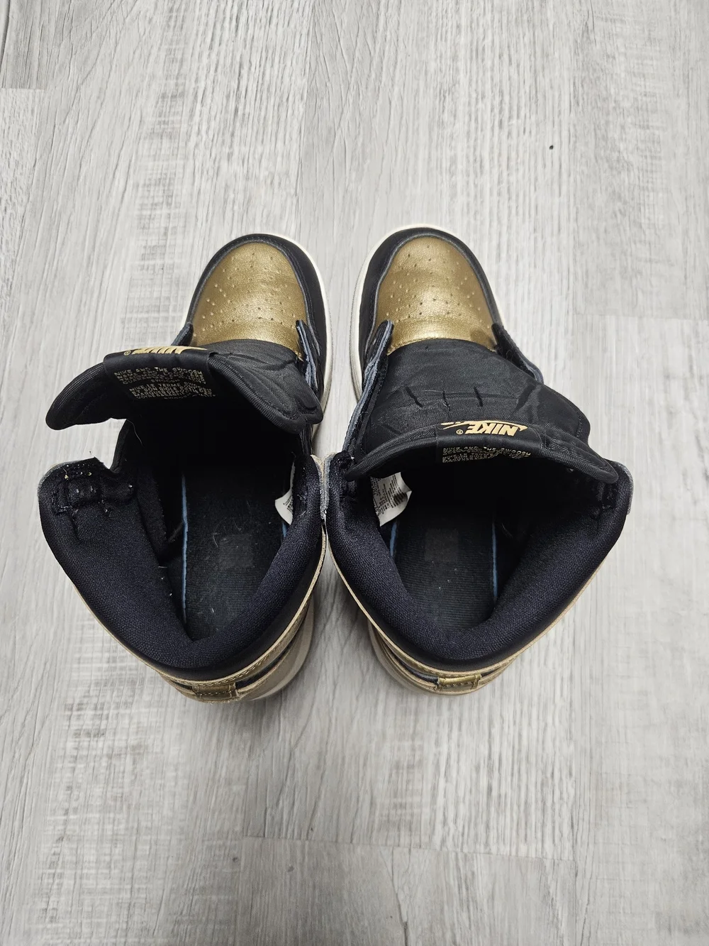 Air Jordan 1 High Black Metallic Gold